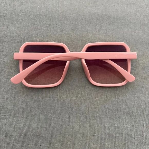 Brand New Oversized sunglasses main image 8